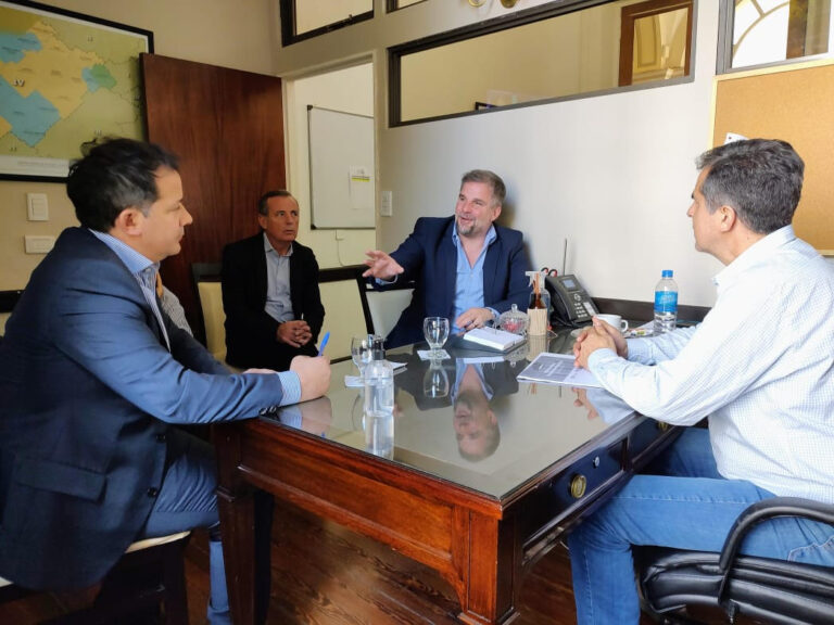 Entregarán tablets a alumnos del distrito de 9 de Julio