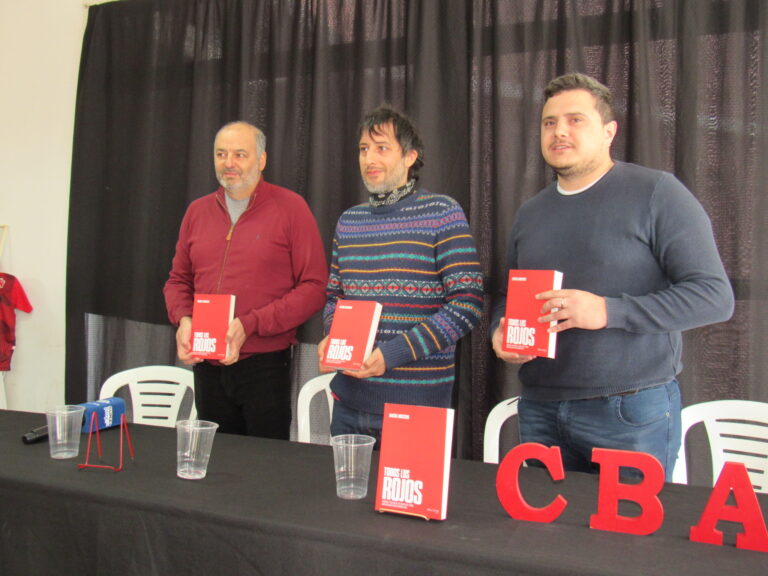 «Todos los Rojos» es un libro con muchas historias