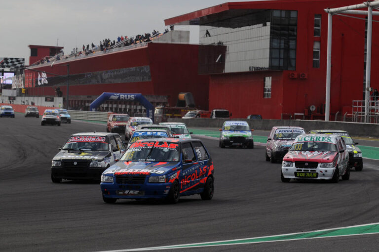 Guido Silvestre pudo sumar en el Turismo Pista