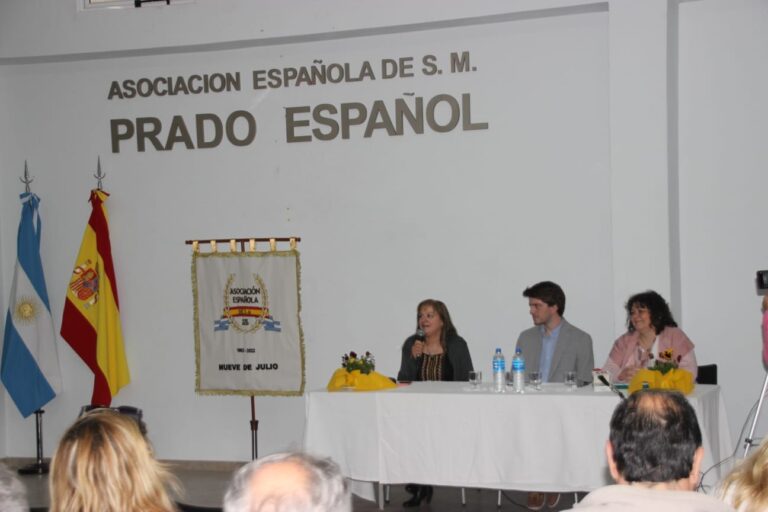 Asociación Española: charla con más de 220 personas