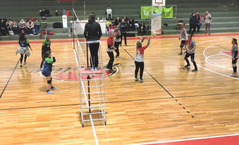 Newcom: encuentro y torneo en Atlético