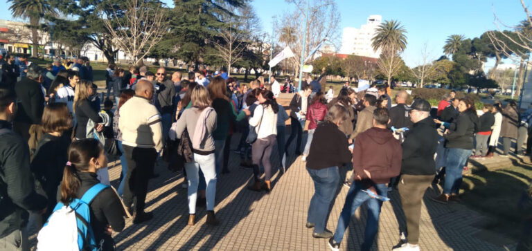 Tuvo lugar la movilización en defensa de la democracia