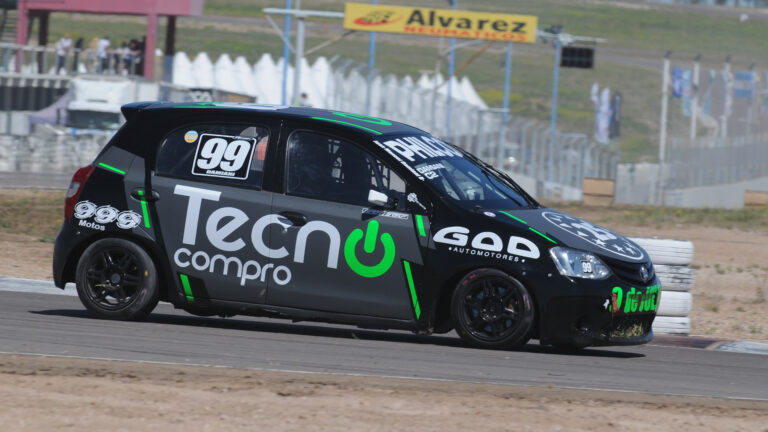 El Turismo Nacional y la Copa Abarth corren en Toay