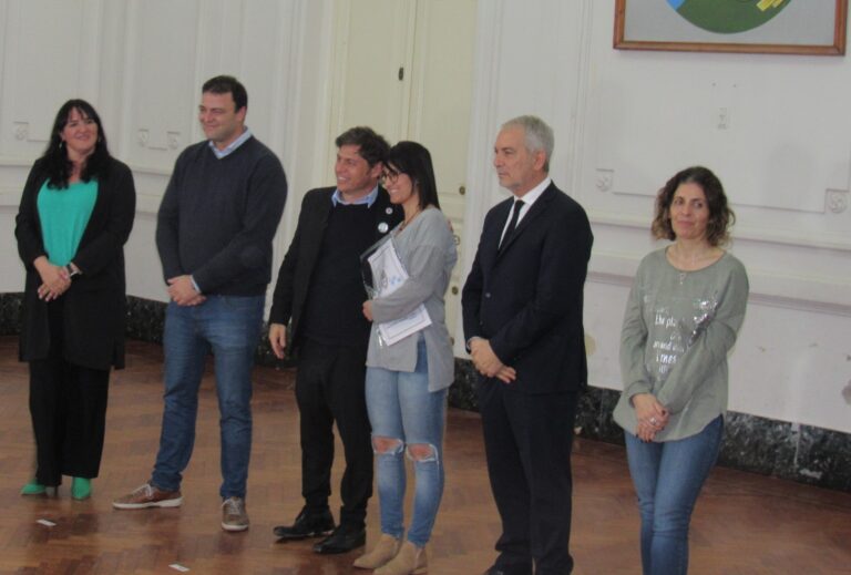 Kicillof entregó la escritura 75 mil en 9 de Julio