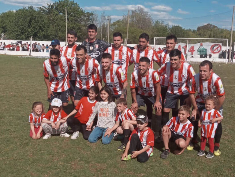 Atlético ganó en French y se acercó