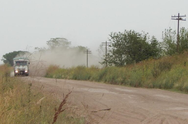Caminos rurales: circular con precaución