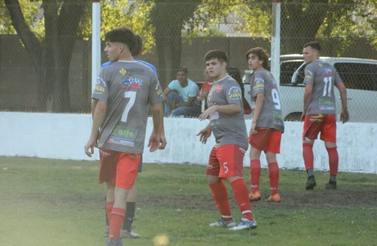 Cuarta: Agustín Alvarez sigue como único puntero
