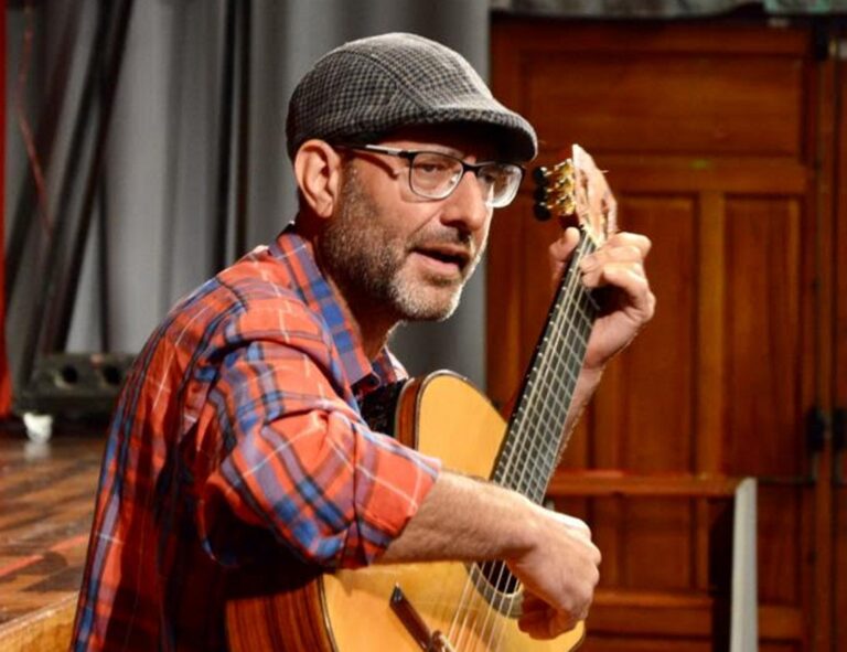 Wilson Saliwonczyk lleva sus canciones a la Casa de Té