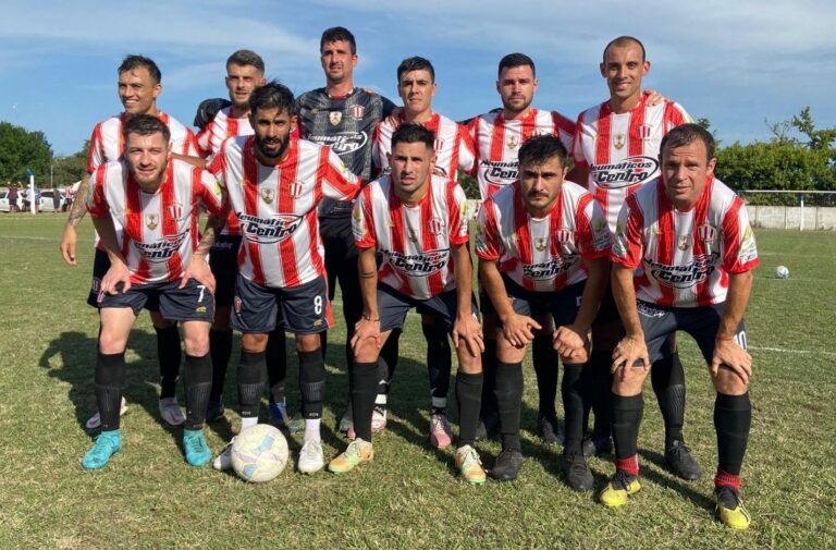 Atlético goleó y dio un salto a la punta