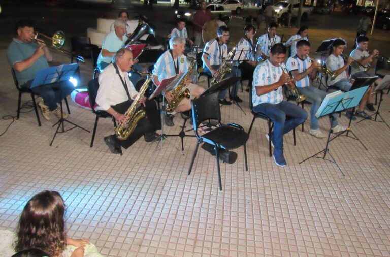 La Banda Municipal ofreció sus canciones
