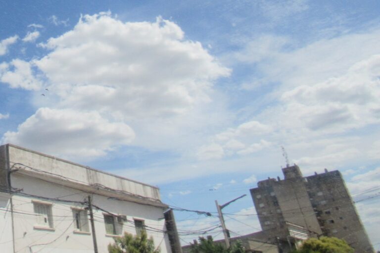 Clima: calor, lluvia y descenso de temperatura