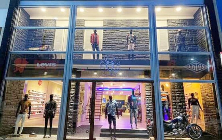 «Full Shop» disfruta de su nuevo local