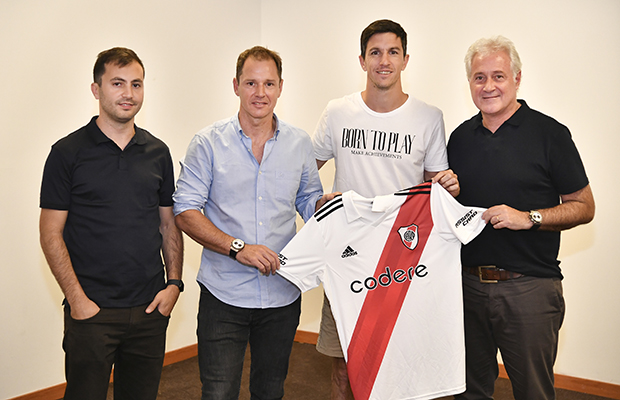 Nacho Fernández firmó su acuerdo con River