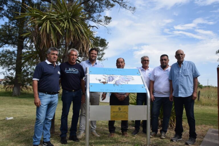 Malvinas: en Quiroga se inauguró el 10mo monolito