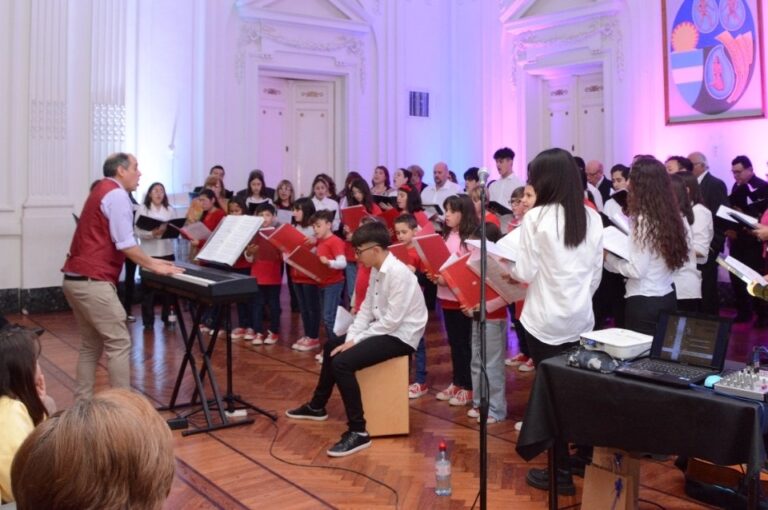 “Tres Generaciones Cantan” con un excelente marco de público