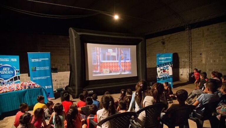 Cine Móvil y Chocolate Cultura recorre la Provincia