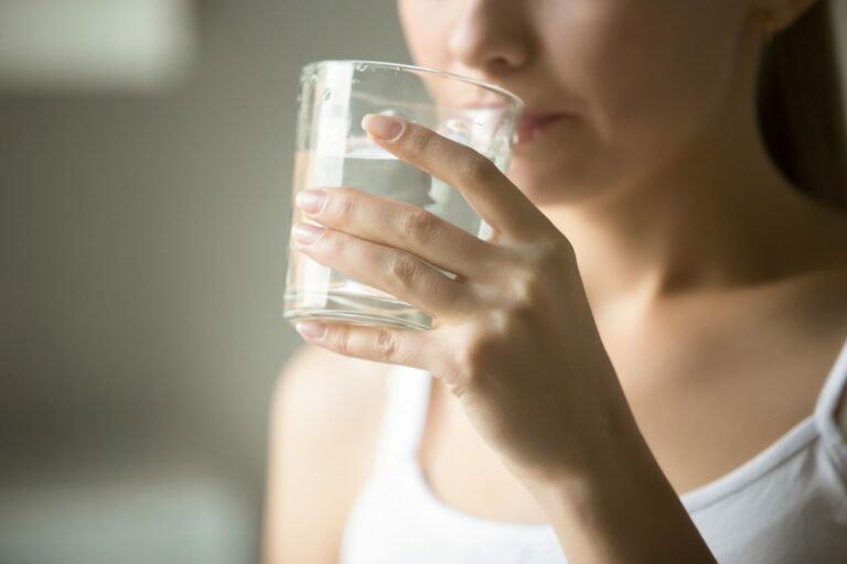 El valor del agua para mantenernos hidratados en el verano