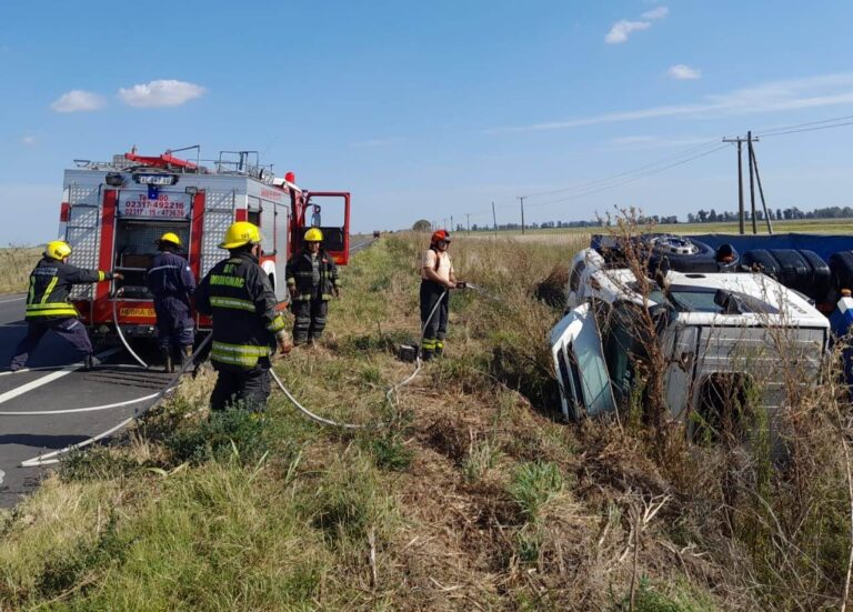 Volcó un camión en Ruta 65