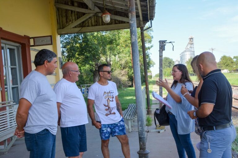French: funcionarios se reunieron con la Sociedad de Fomento