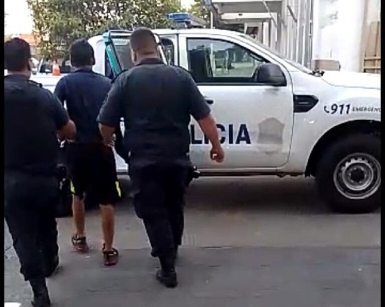 Dos aprehendidos por resistencia a la autoridad