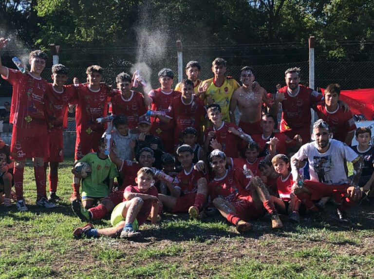 Agustín Alvarez es Campeón de Cuarta División