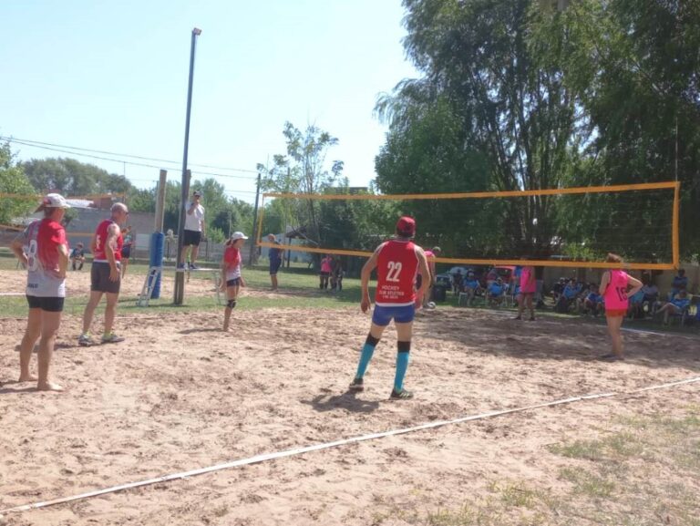 Beach – Newcom: los equipos del Club Atlético ganaron dos torneos