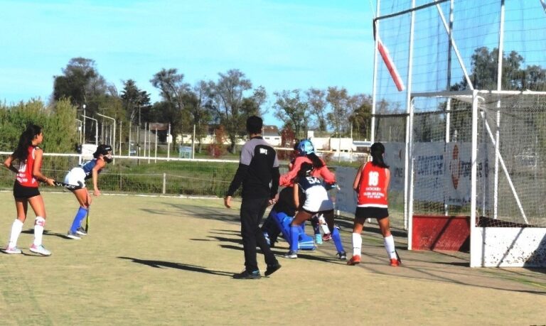Hockey: Atlético 9 de Julio visitó a Bragado Club