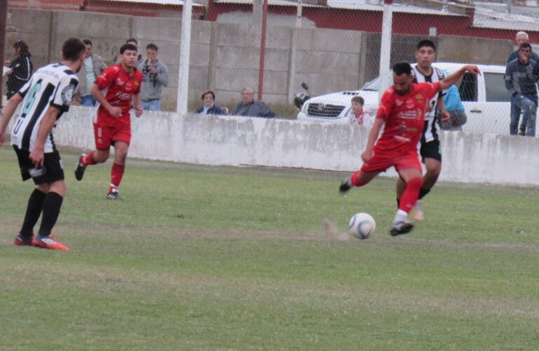 Liga de Fútbol: las revanchas van viernes y sábado