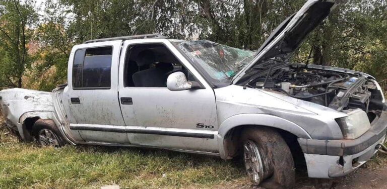 Volcó una camioneta en Ruta 65