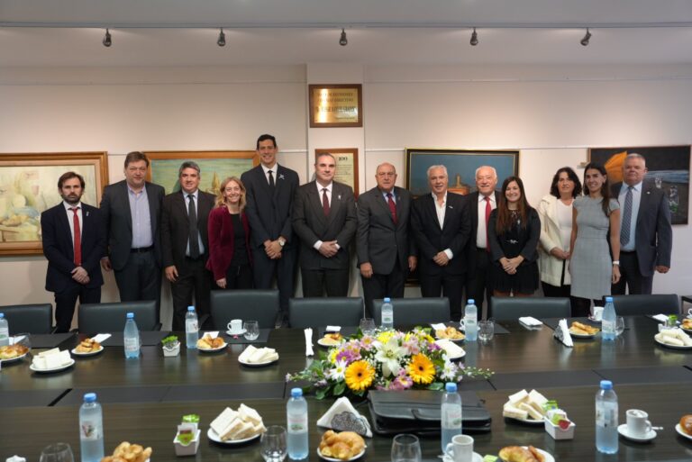El Presidente de la Suprema Corte visitó el Colegio de Abogados de Mercedes