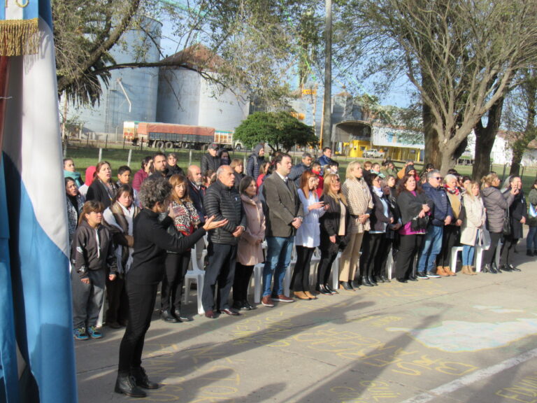 La escuela sale a la calle, a través de los actos