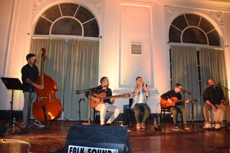 El público respondió ante “Boleros & Canciones”