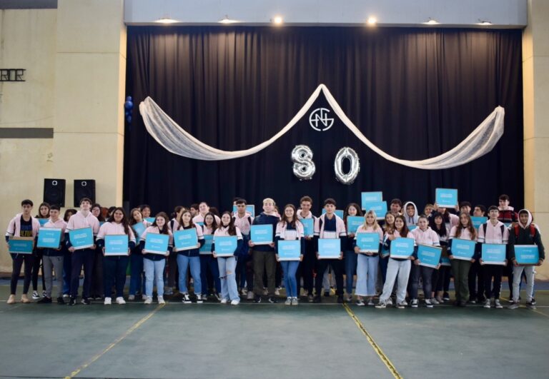 Continúa la entrega de netbooks en escuelas de 9 de Julio