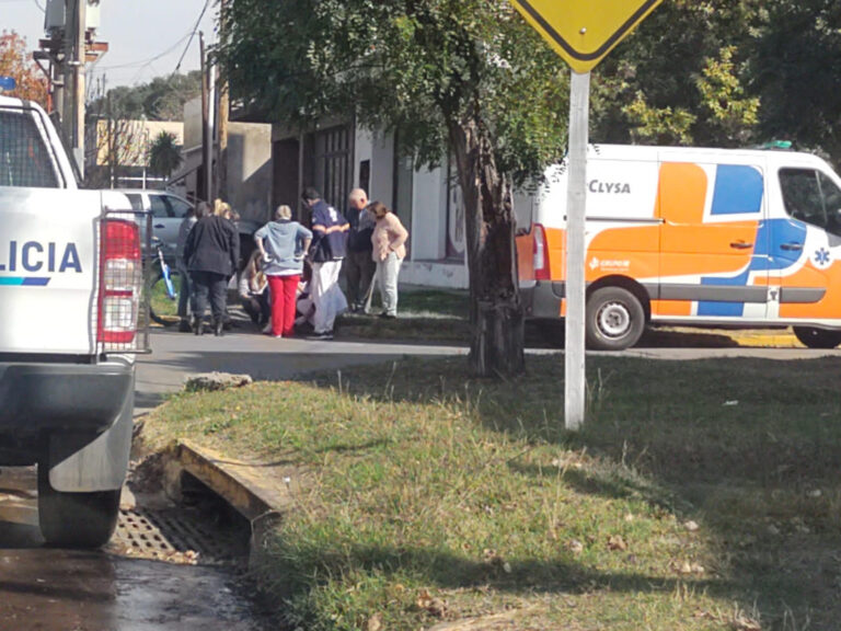 Accidente entre un auto y una bicicleta
