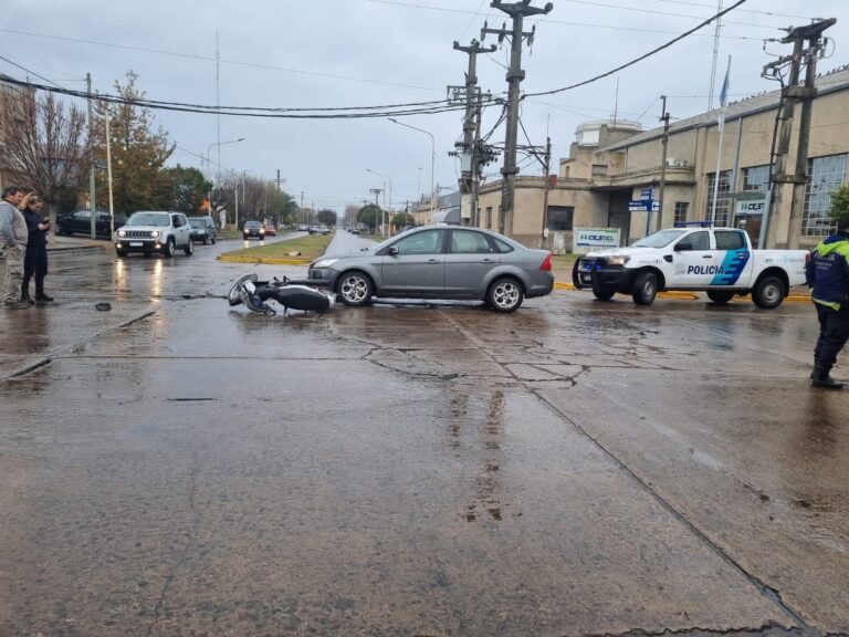 Accidente en la esquina de Avellaneda y Mendoza