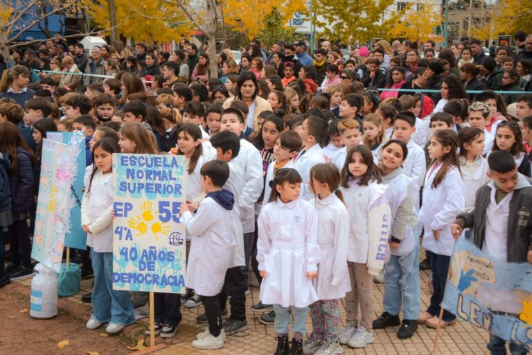 Ofrecieron su promesa a la Bandera 797 alumnos