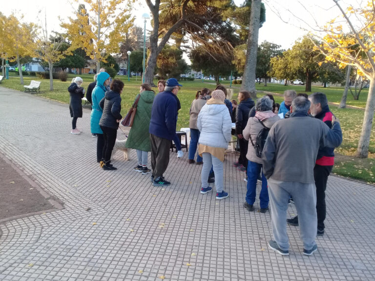 Piden la baja de la cuota capital: seguirán firmando el petitorio