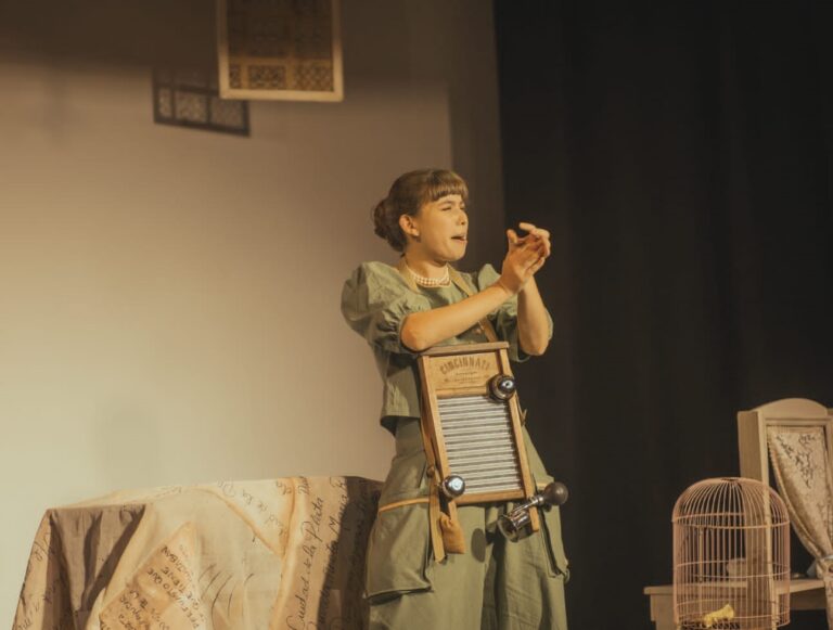 Este sábado, teatro: «En esta casa a las cinco el té»