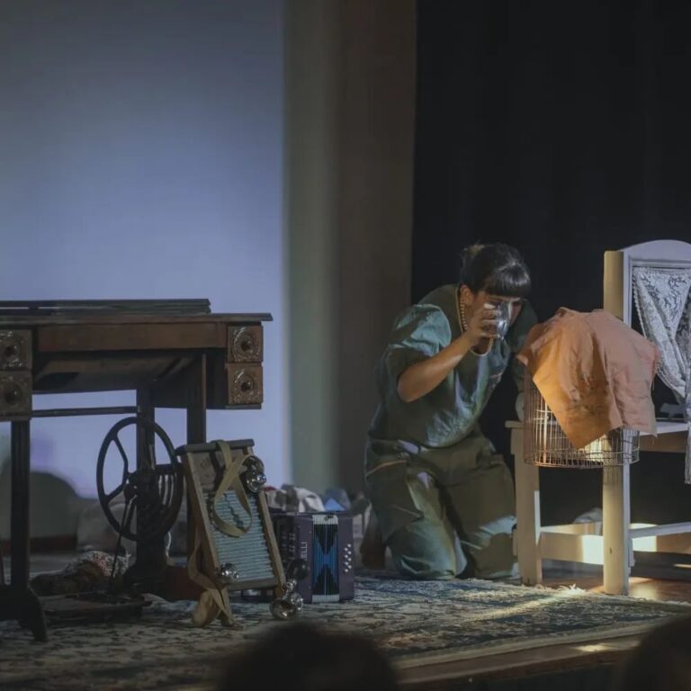 Teatro en la Biblioteca: «En esta casa a las cinco el té»