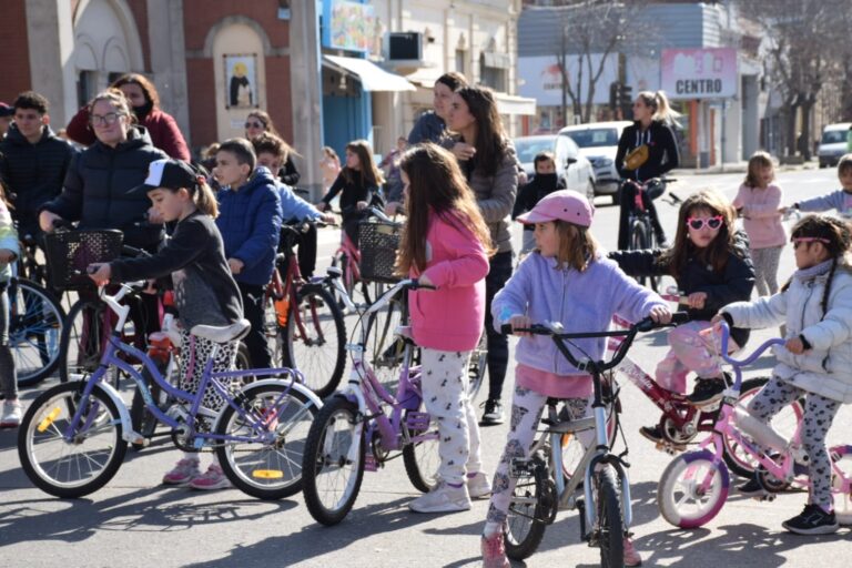 Mucha gente participó de la bicicleteada