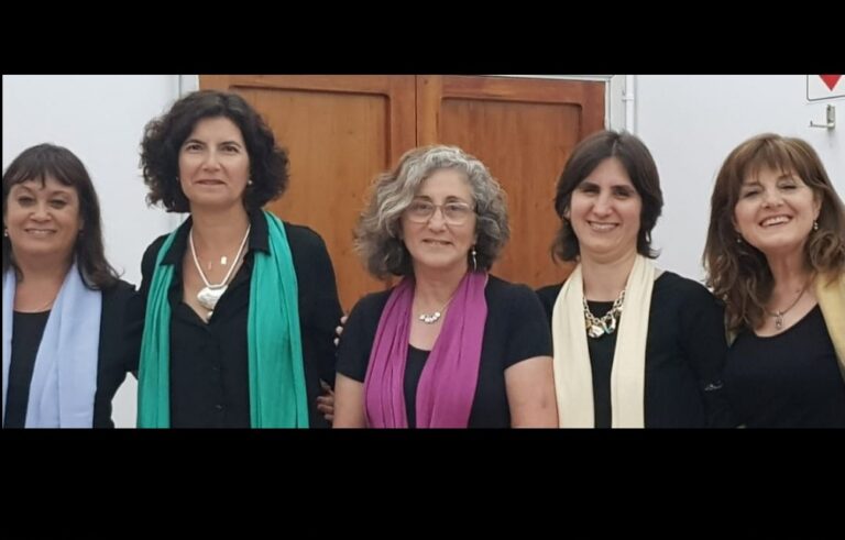 «Dennehy Casa de Té» recibe a «Magas de la Palabra»