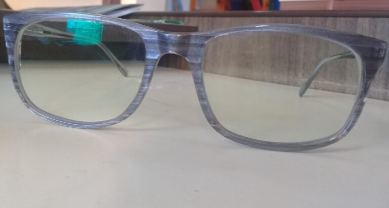 “Miremos Bien”: anteojos recetados y lentes para sol