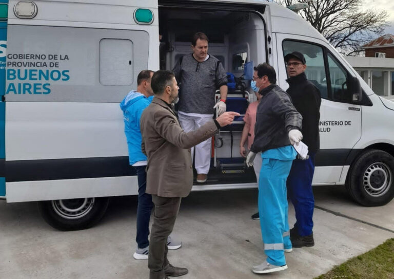 En Avión Sanitario trasladaron a uno de los jóvenes accidentados