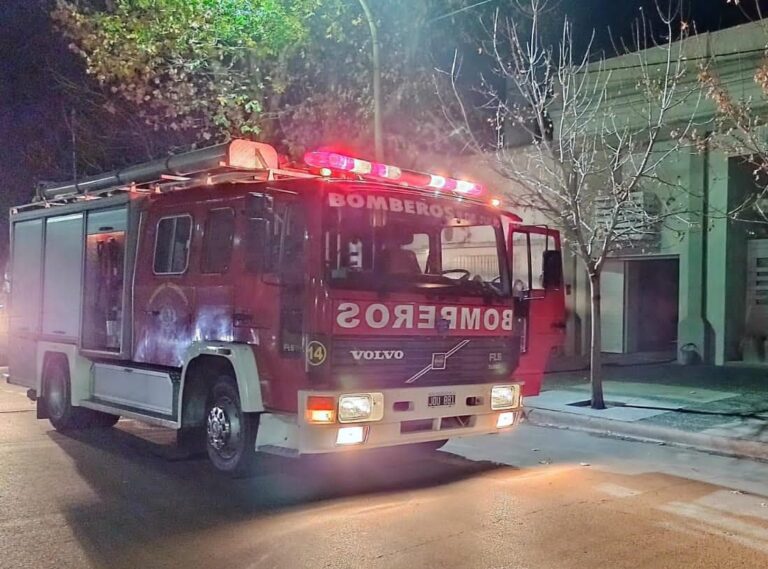 Incendio en la medianoche, en una vivienda