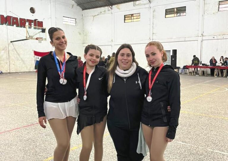 Gran actuación de patinadoras de Atlético