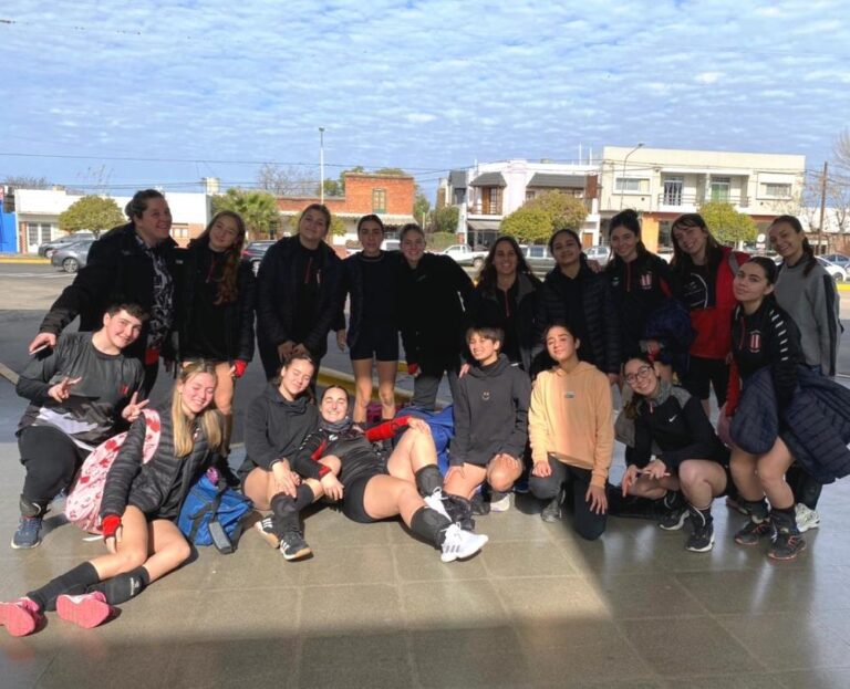 Voley: jugaron la 1ª y Sub 16 del Club Atlético