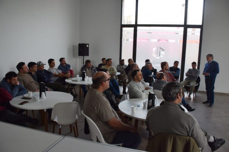 Se realizó una Jornada de Apicultura y Cooperativismo
