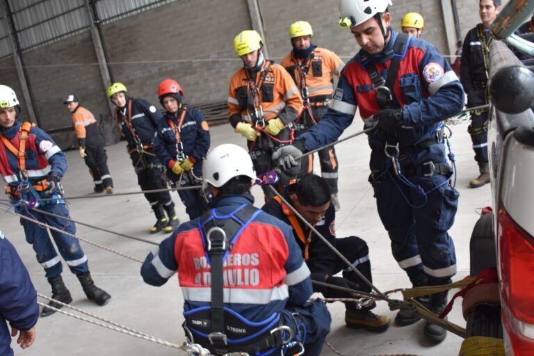Se capacitaron Bomberos de 9 de Julio y Dudignac