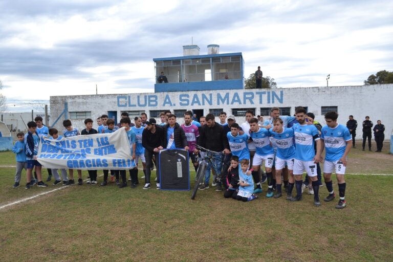 El fútbol le dio su despedida al utilero Félix González