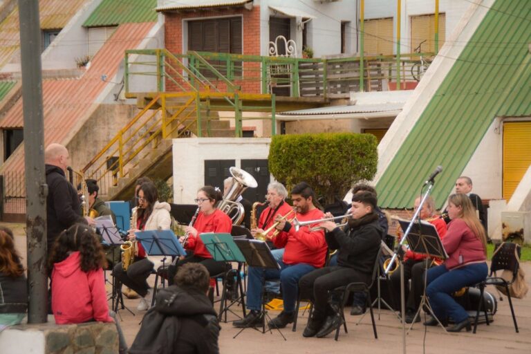 “Habitando Plazas” pasó por Barrio Alborada I